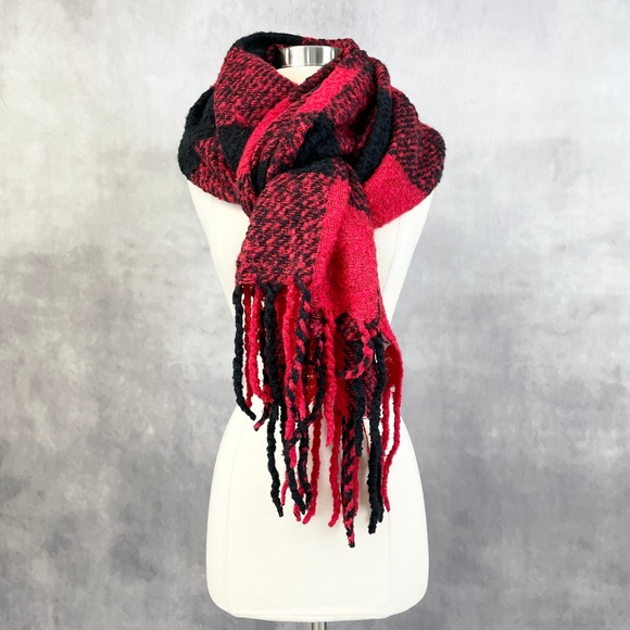 Old Navy Oversized Blanket Scarf Red Black Plaid Fringe Warm Winter Pashmina - Picture 1 of 9